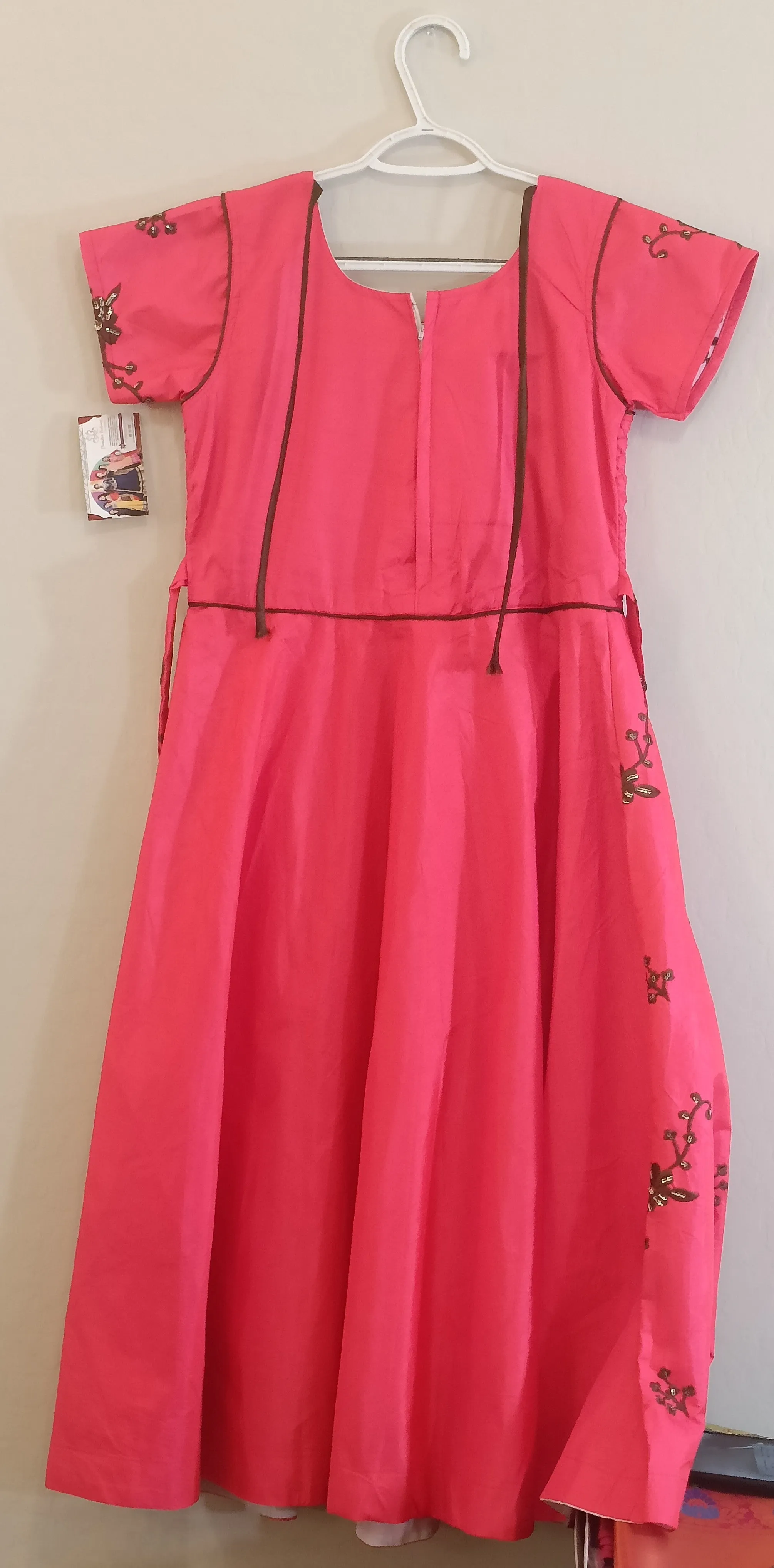 Alluring Pink Color Kurti With Embroidery And Zari Work For Girls